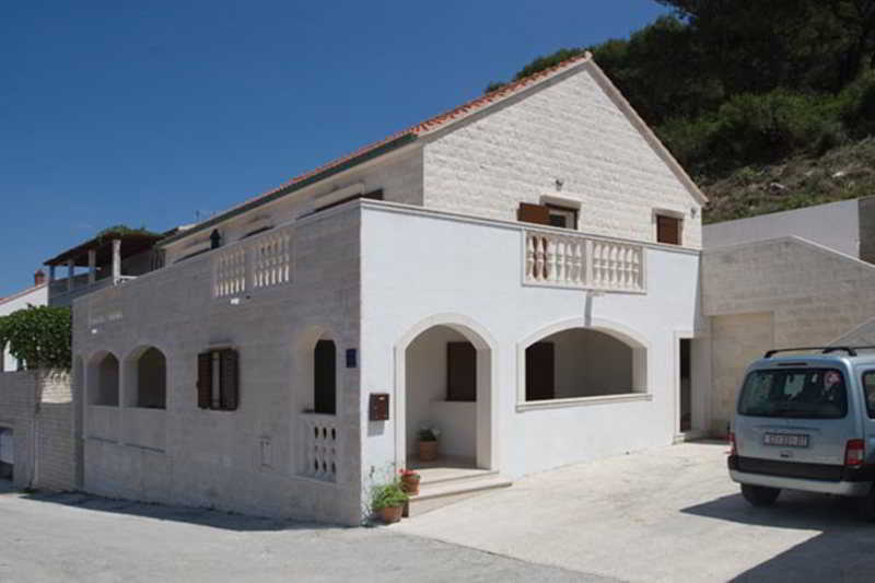 Villa Pucisca Exterior photo